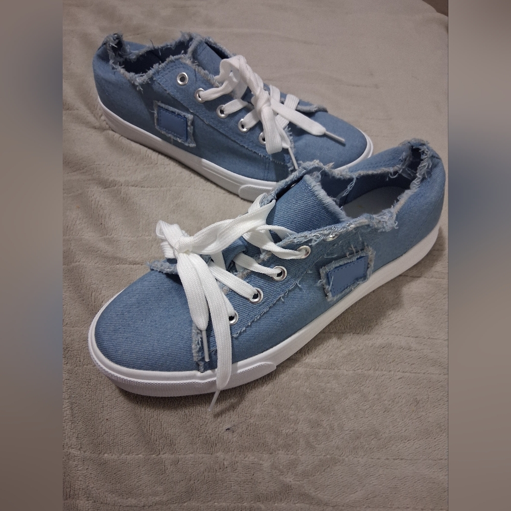 Womens Canvas Tennie Shoes